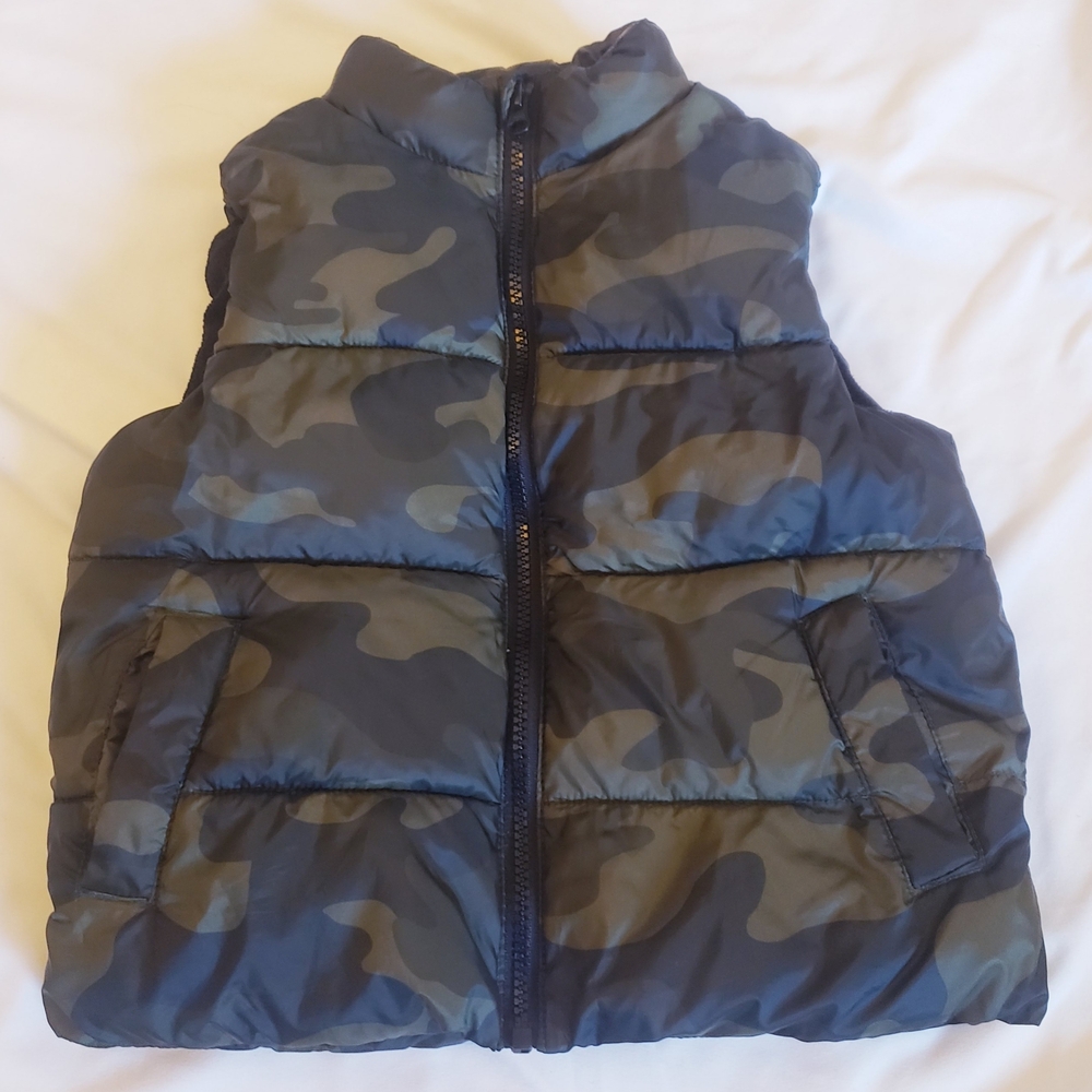 XS Boys Camouflage Puffer Vest